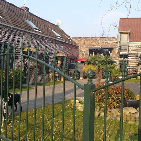 Chambres D Hotes ,Hotel ,Secret D'Une Nuit A Vicq Pres De Onnaing,Avec Piscine Esterno foto