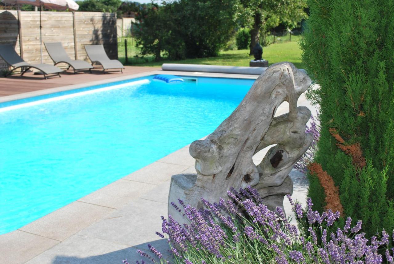 Chambres D Hotes ,Hotel ,Secret D'Une Nuit A Vicq Pres De Onnaing,Avec Piscine Esterno foto