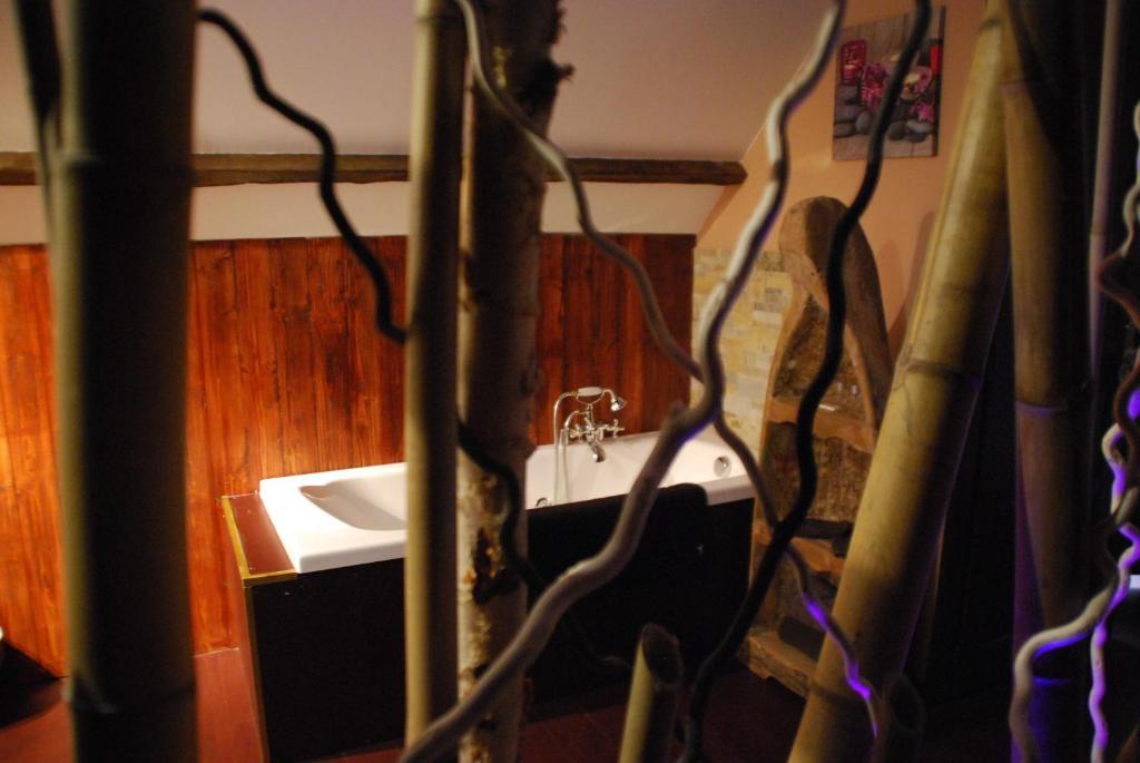 Chambres D Hotes ,Hotel ,Secret D'Une Nuit A Vicq Pres De Onnaing,Avec Piscine Esterno foto